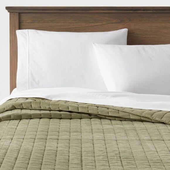 Threshold -  Quilt Velvet/Cotton Channel Stitch Solid Green - Picture 1 of 4